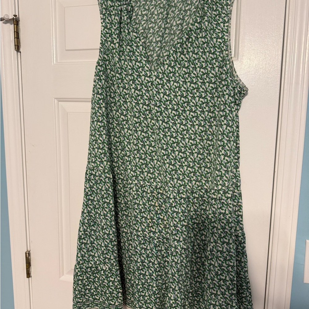Max Studio Green and White Sleeveless Sundress